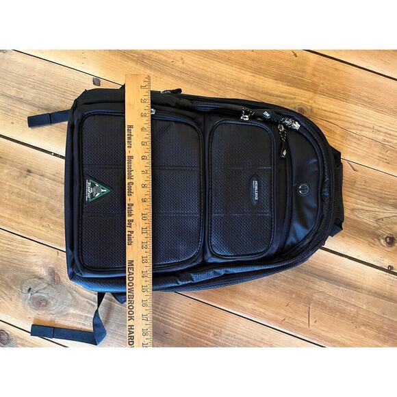 NWOT! Mobile Edge Scanfast MESFBP checkpoint friendly backpack. travel - Picture 9 of 9